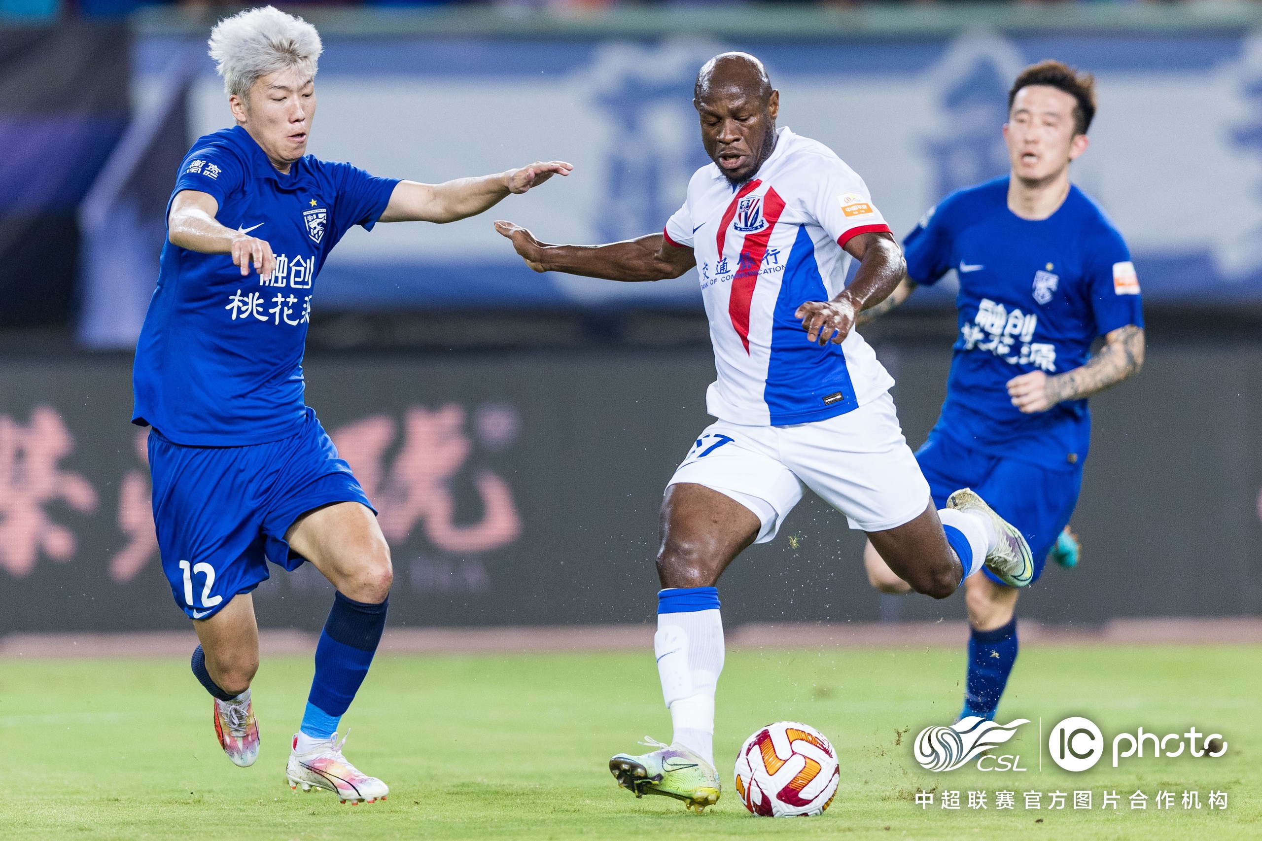 开云平台-关于亚眠队球员赛后痛失制胜球，球迷心碎的信息