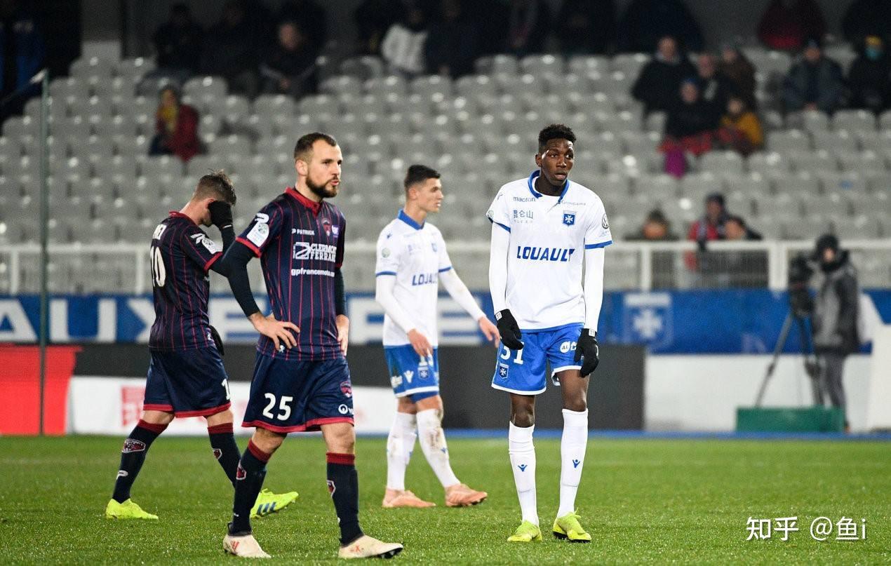 关于尼姆遭遇连败，客场失利继续困境的信息