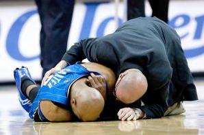 开云体育入口-著名球星带伤作战，篮球赛场上的壮举