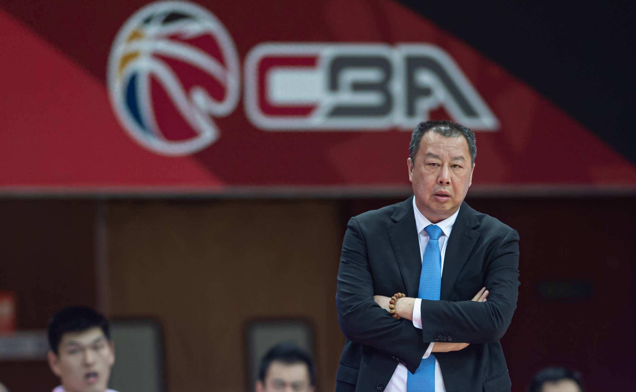 包含主教练表态赛季冠军要回家，球队逆势追赶的词条