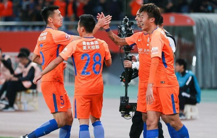 大连一方主场不敌山东鲁能，遭遇连败