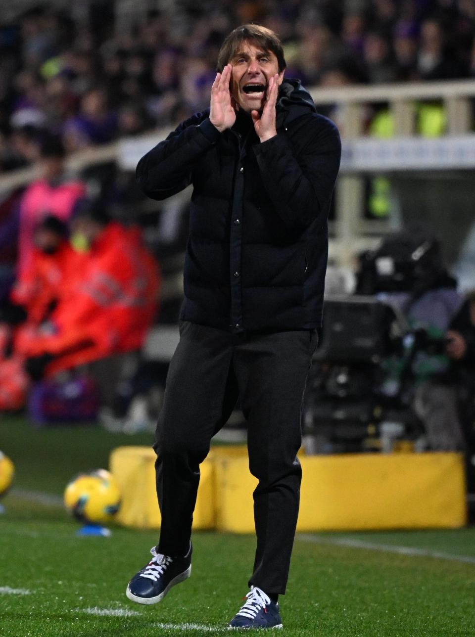 那不勒斯球队表现抢眼，展现实力的简单介绍