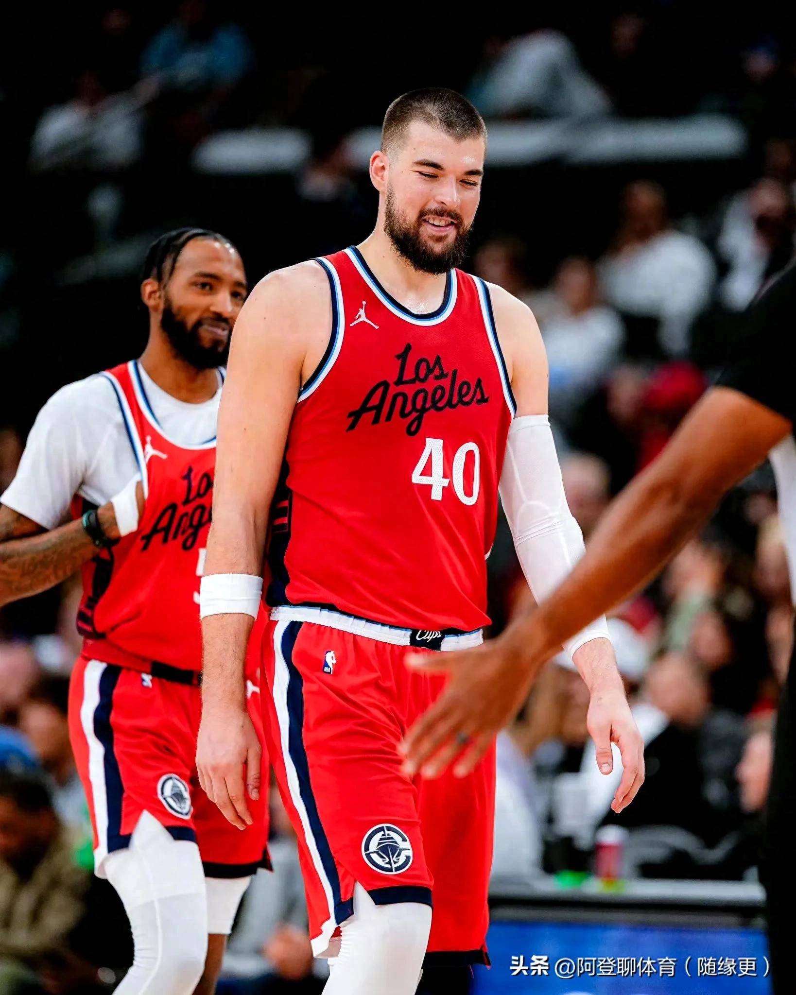 关于快船队遭遇伤病困扰斩获胜利的信息 关于快船队遭遇伤病困扰斩获胜利的信息