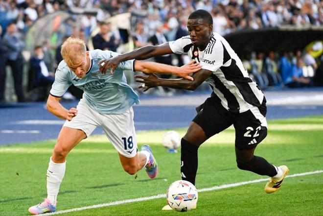 包含诺丁汉森林球员因停赛遭批评，影响发挥的词条