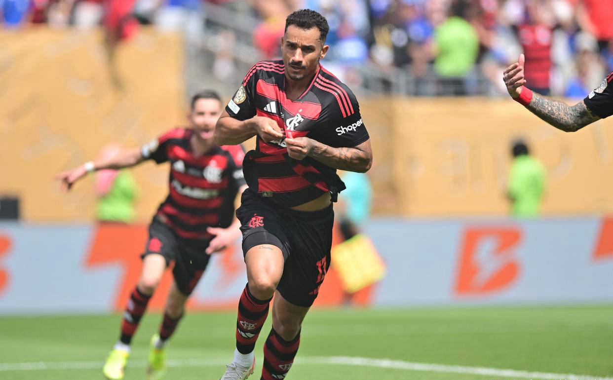 南美球队在国际足球赛事中取得胜利 南美球队在国际足球赛事中取得胜利