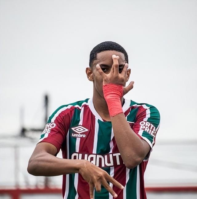 多特蒙德球员接受采访，表达对冠军的渴望