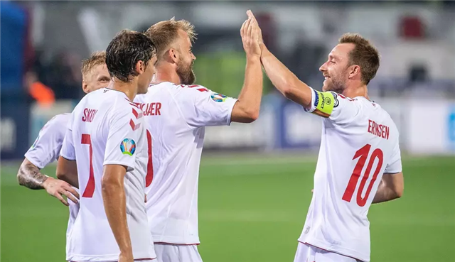 包含丹麦卫冕冠军，埃里克森领衔进攻的词条