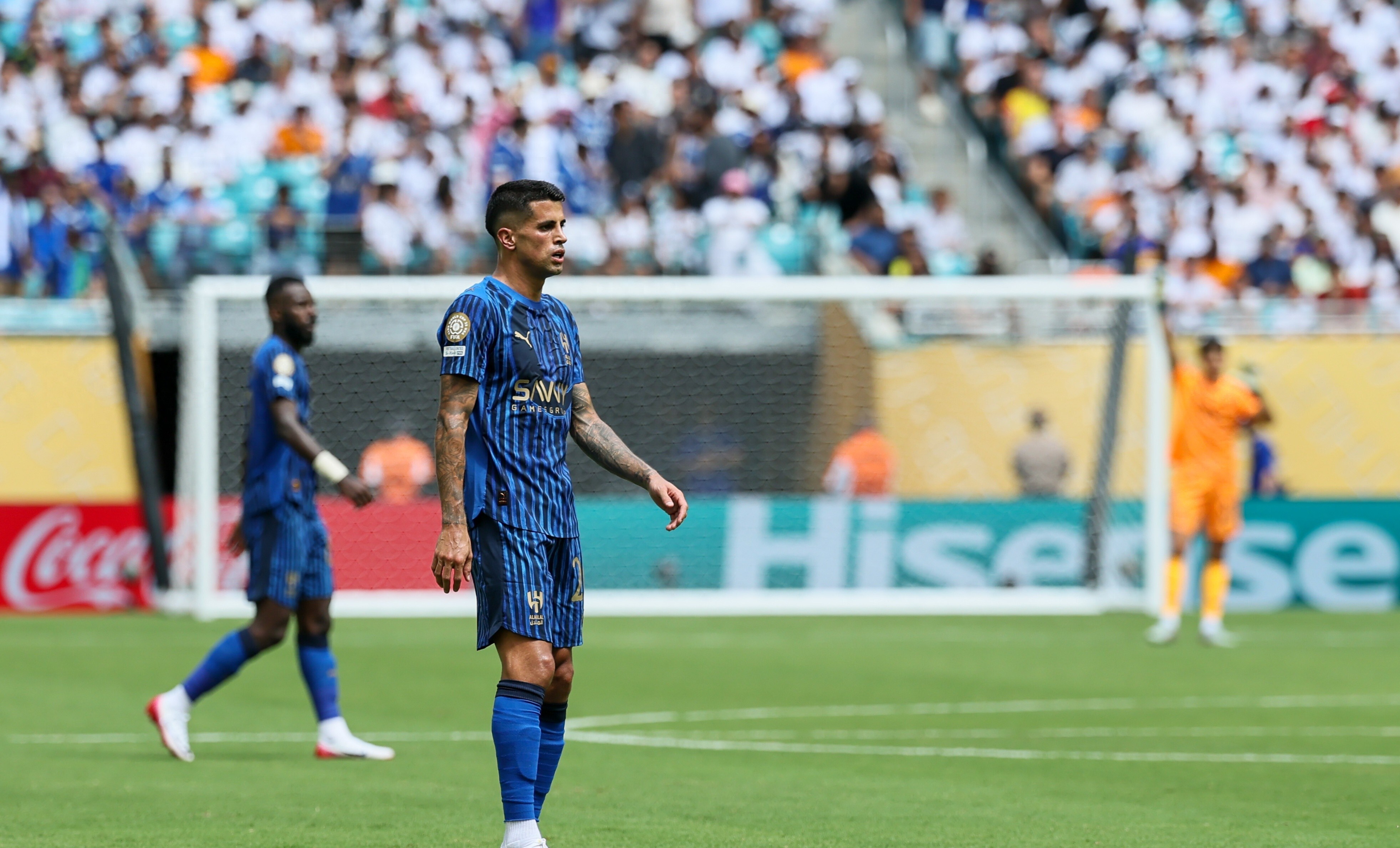 开云体育官网-皇马连胜晋级，头昂世纪