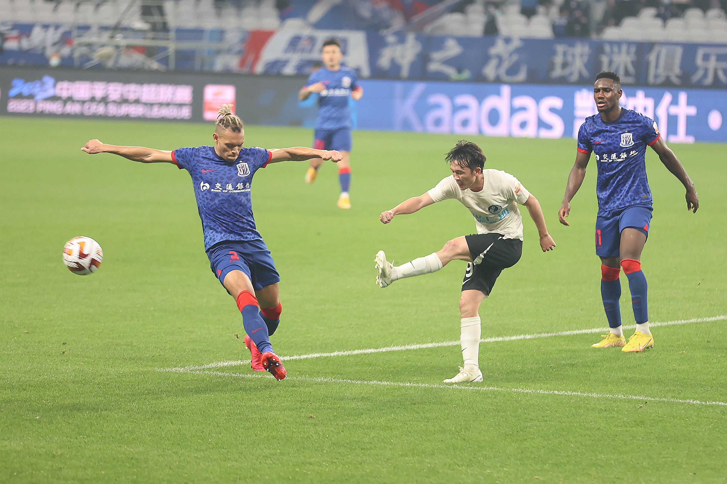 开云官网-上海申花客场击败对手，追赶大连人的简单介绍