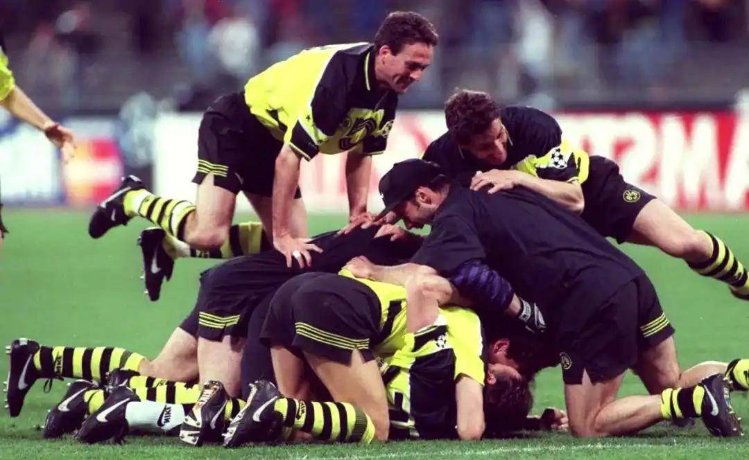 开云APP-阿贾克斯逆转多特蒙德，晋级欧冠强的简单介绍