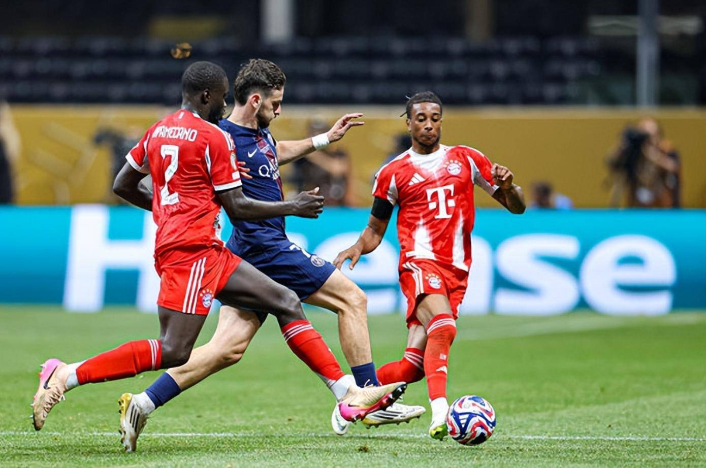 拜仁力克德国队，德布劳内补时绝平中超