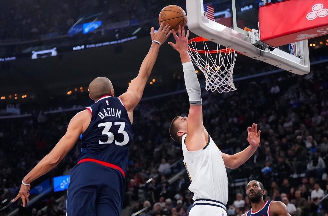 开云体育官网-快船惊险胜魔术，擒下六连胜