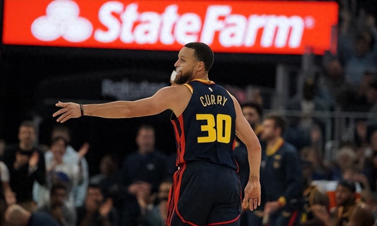 包含猛龙遭勇士绝杀，库里强势上演神奇绝杀的词条