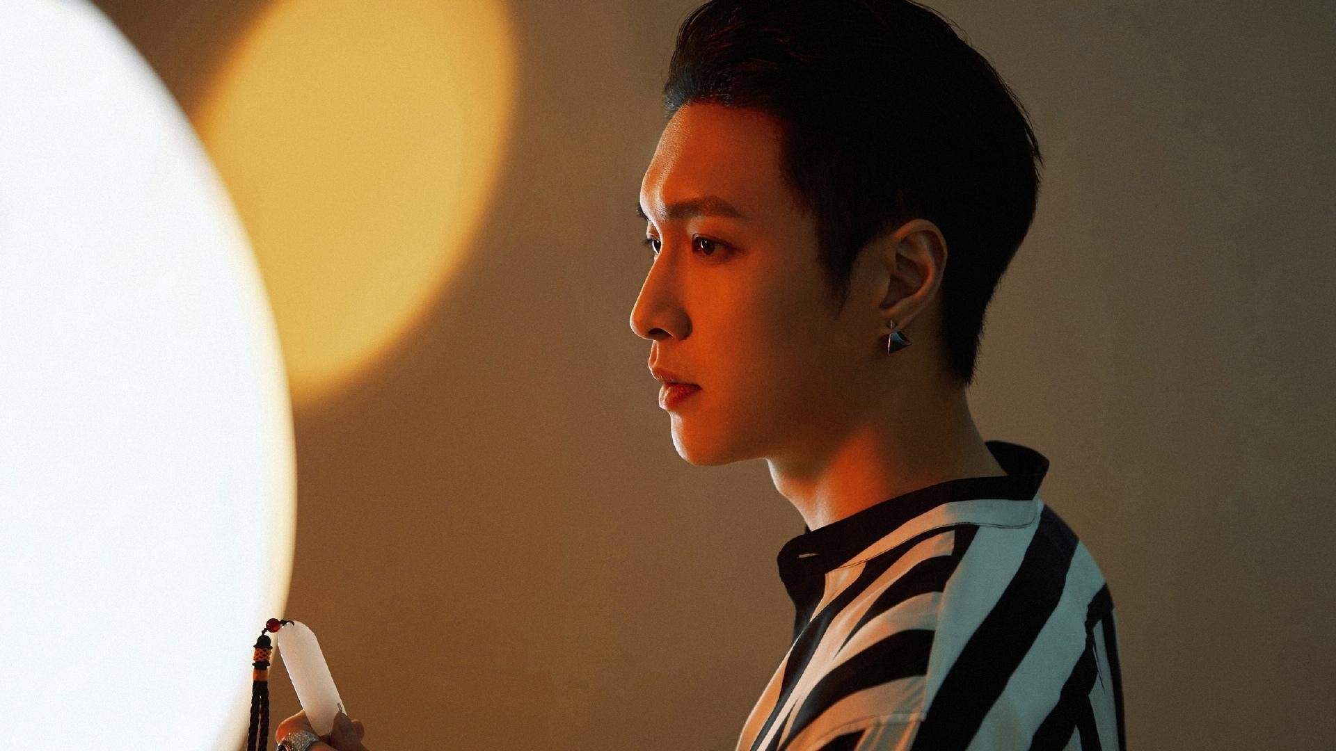 从团队铁血到个人光芒,足球世界的双重奏