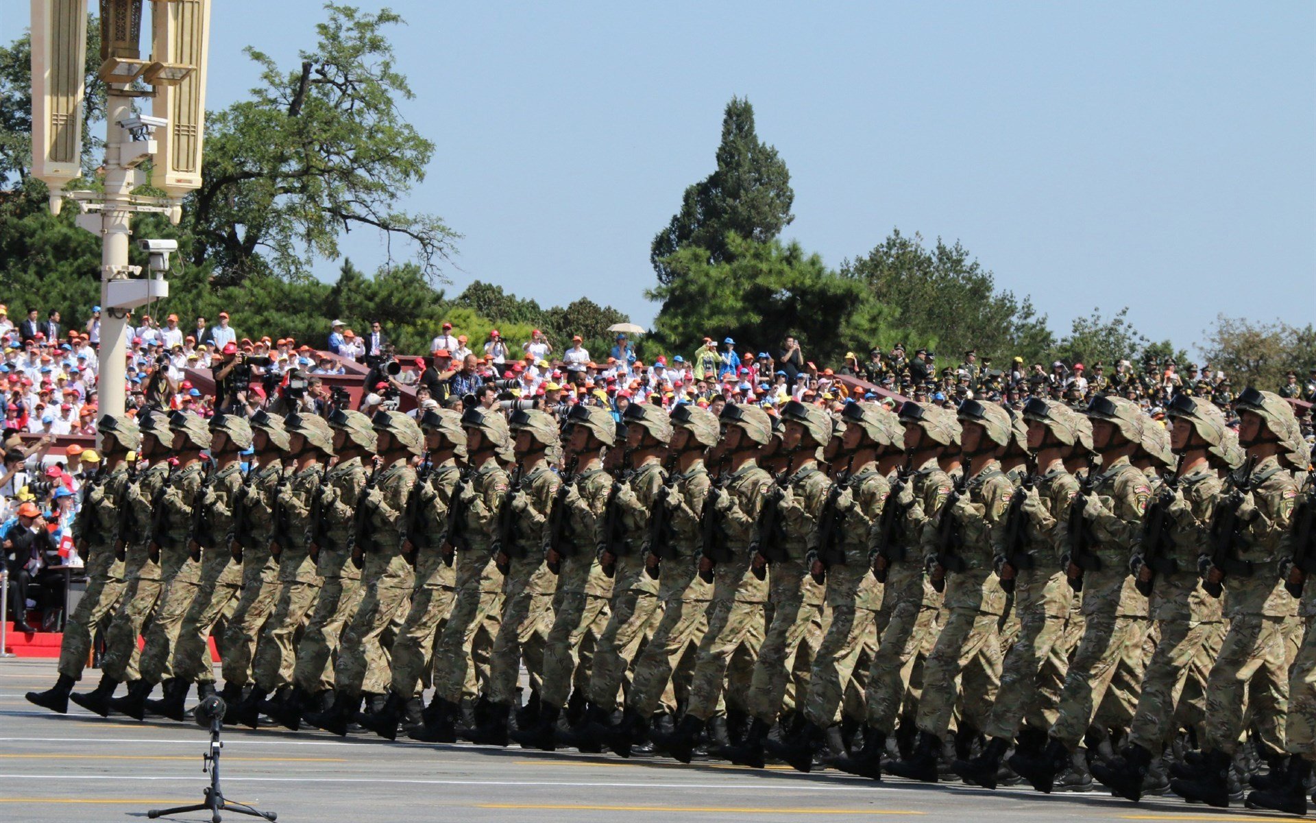 开云体育中国-蛰穿防线，擎天一柱！小贾伦化身关键先生率黄蜂力克鹈鹕