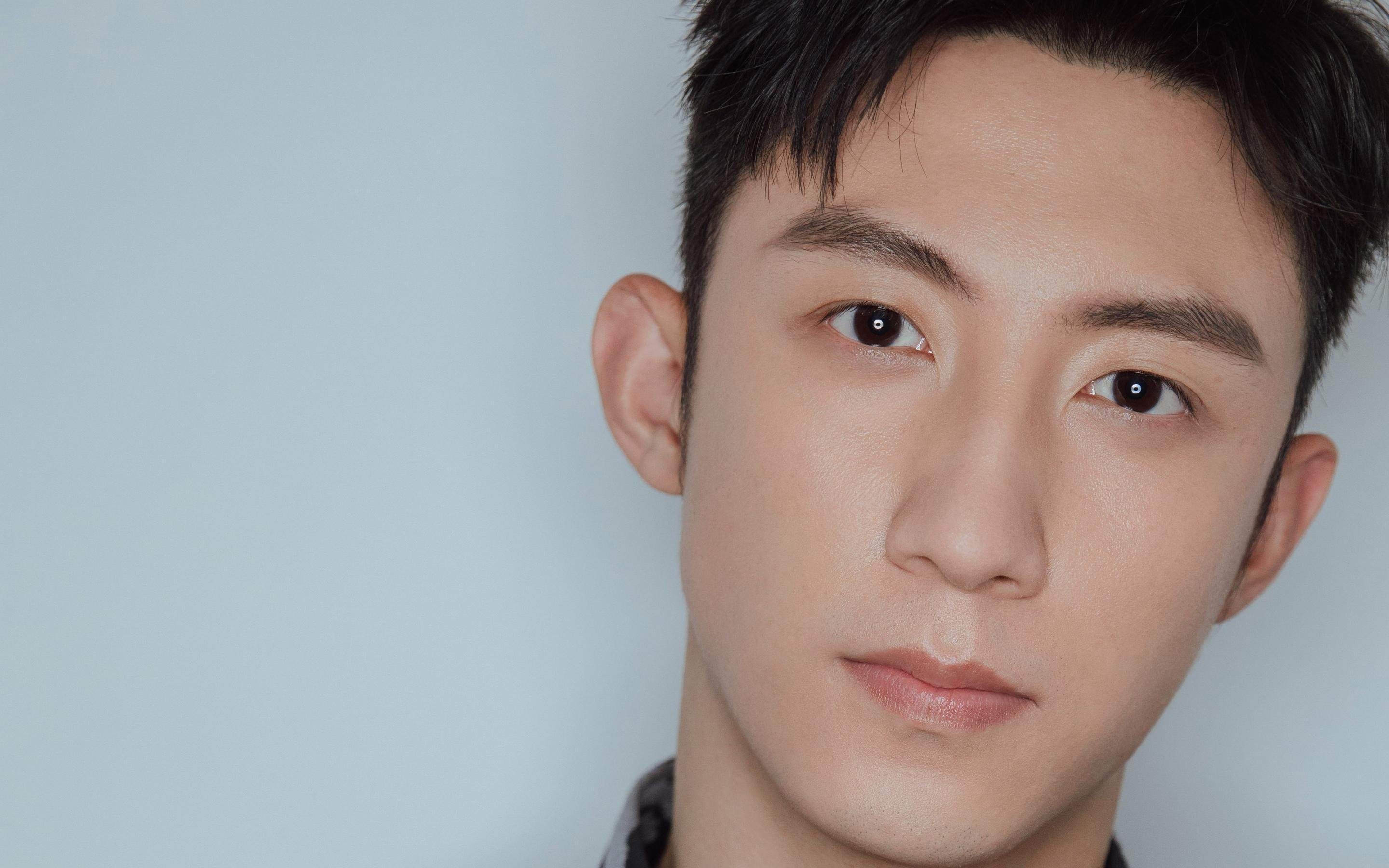 库里逆天三分杀死比赛!奇才攻防两端完全压制马刺