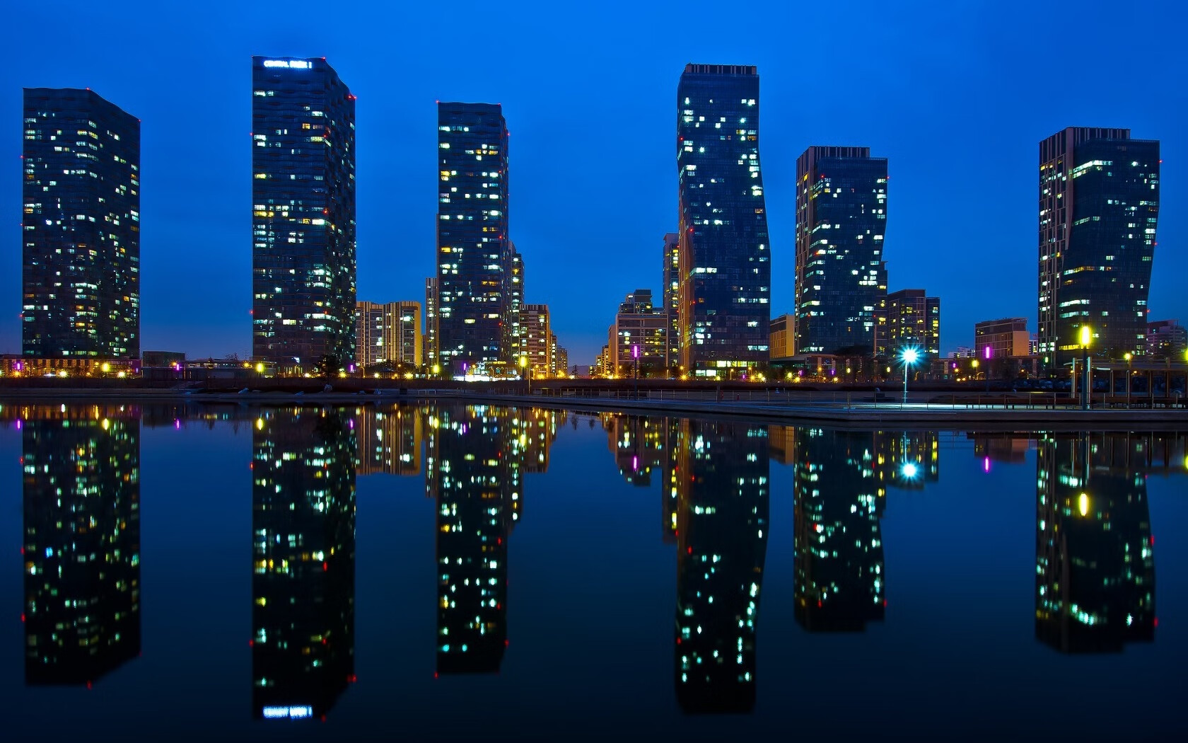 加维表现堪称教科书,勒沃库森稳稳拿下牙买加,一场团队与天才的胜利交响