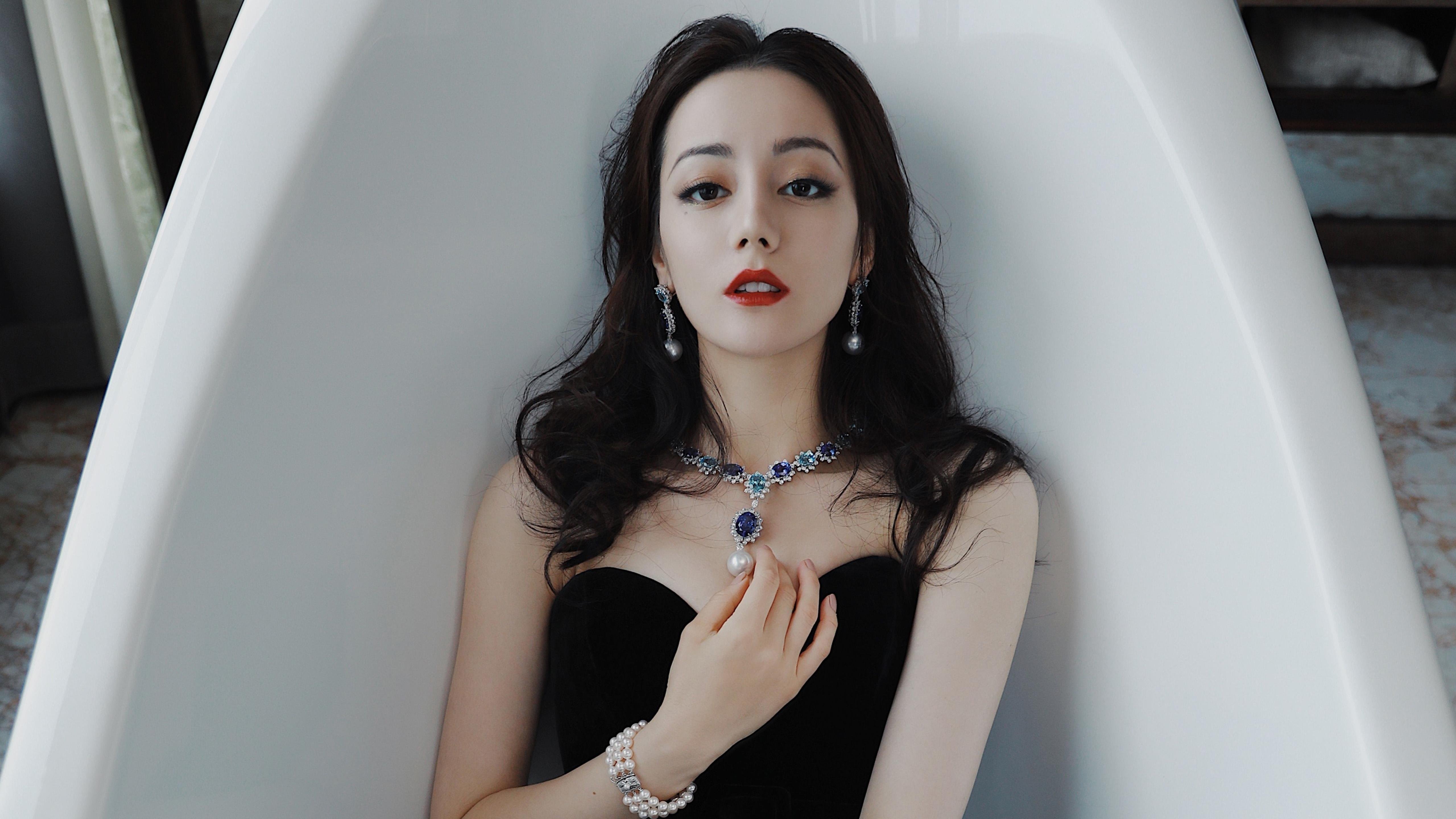 绿茵双城记，从波兰强压厄瓜多尔到德里赫特德甲争冠战封神