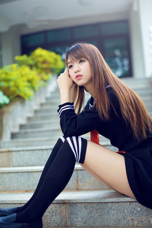 欧冠篮球淘汰赛焦点战，骑士连续得分狂潮压制新疆队